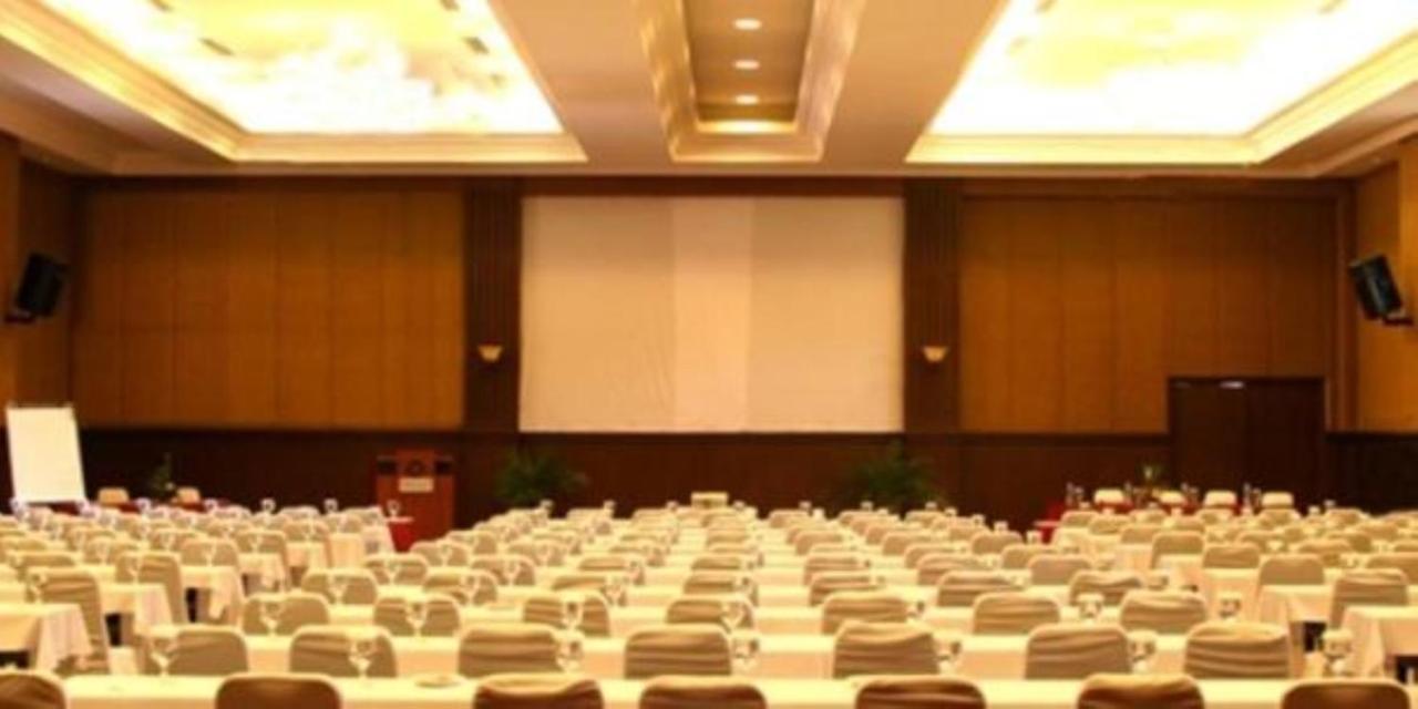 The Sulthan Darussalam Medan Luaran gambar