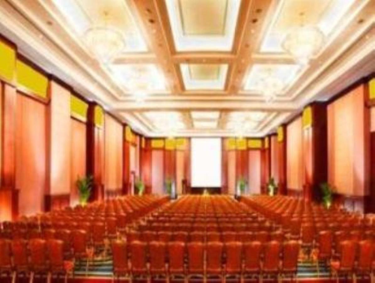 The Sulthan Darussalam Medan Luaran gambar